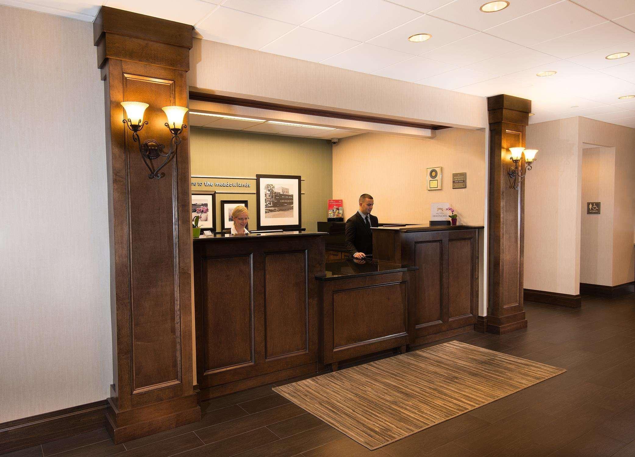 Hampton Inn Carlstadt At The Meadowlands Exterior foto