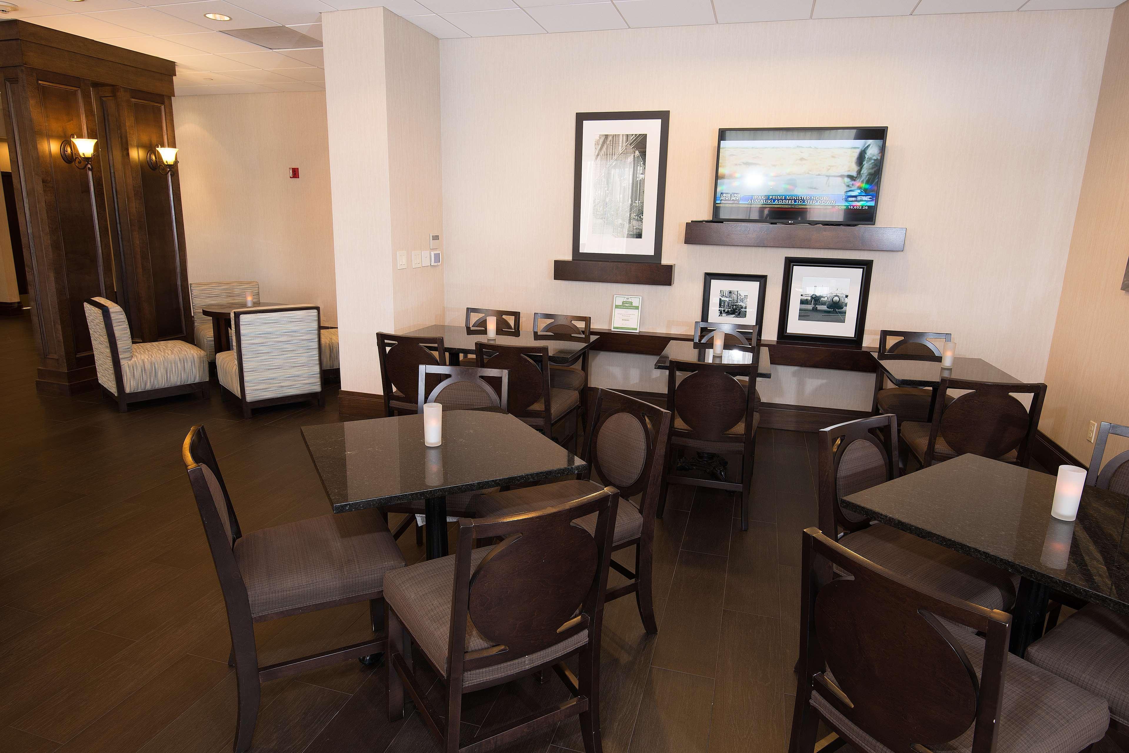 Hampton Inn Carlstadt At The Meadowlands Exterior foto