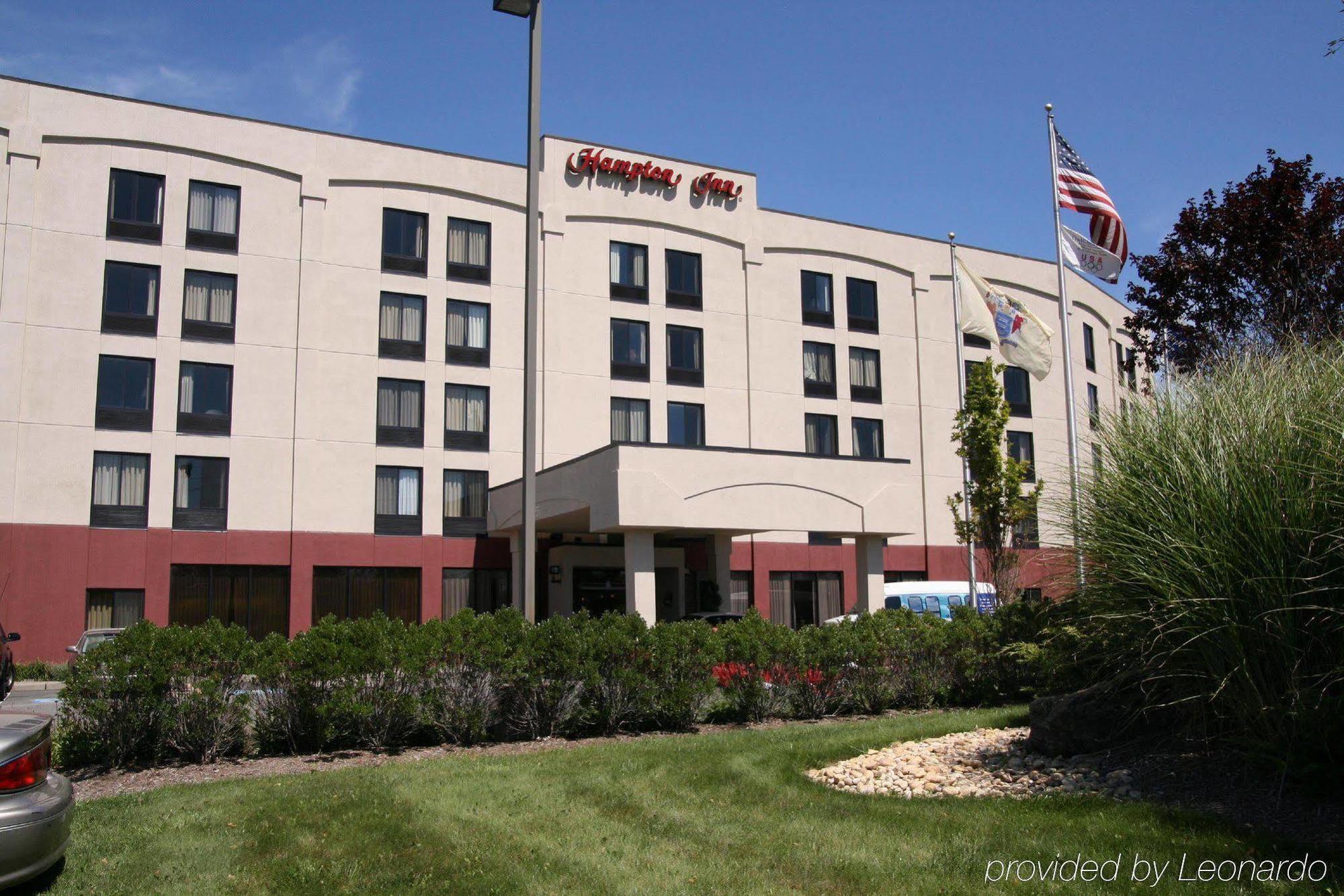 Hampton Inn Carlstadt At The Meadowlands Exterior foto